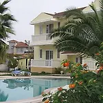 Mavikosk Hotel apartamentowy 4*